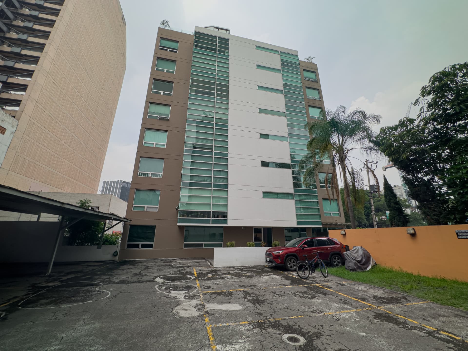 Fachada del edificio del departamento en Hipódromo Condesa